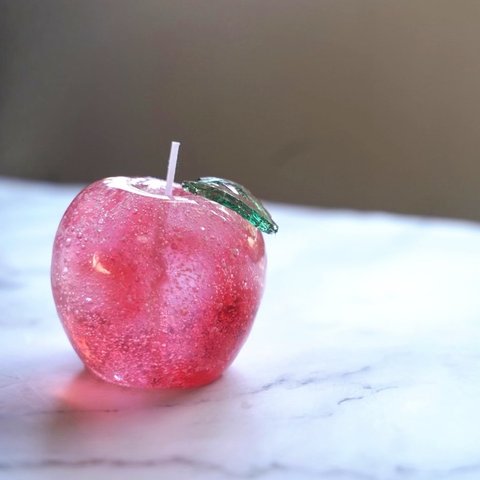 香り付き 童話の世界の絵本りんごキャンドル<赤×透明> 