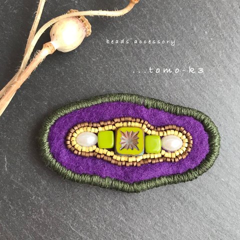 チェコビーズ刺繍のバレッタ