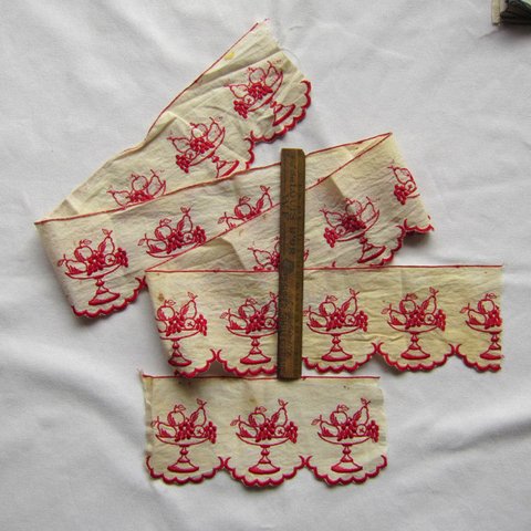 【SALE】フランスヴィンテージ赤刺繍/棚飾りテープ/フルーツコンポチエ147cm