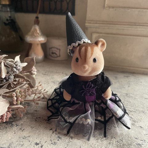 送料込み🐿️シルバニアファミリー　ハロウィン　パープルドレス　