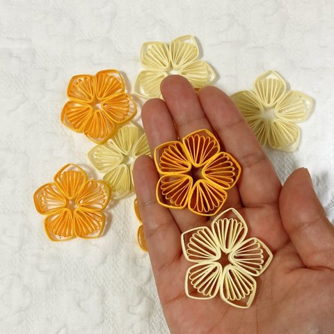 ペーパークイリング　黄色と山吹色のお花のパーツセット