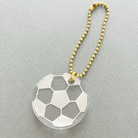 ありそうでなかった！？♡クリアなサッカーボール アクリルキーホルダー  soccer 部活 スポーツ こどもの日