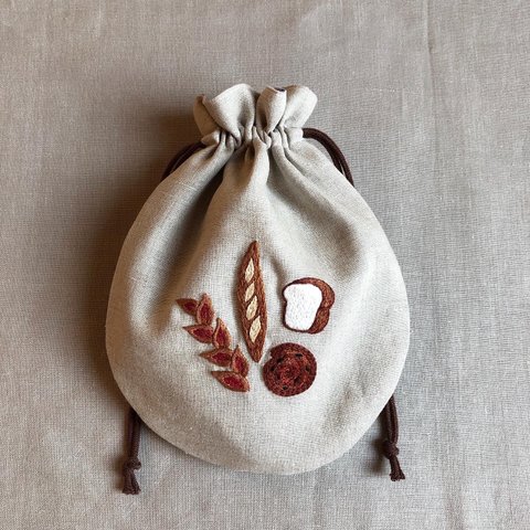 【 受注制作 】パンの刺繍巾着ポーチ