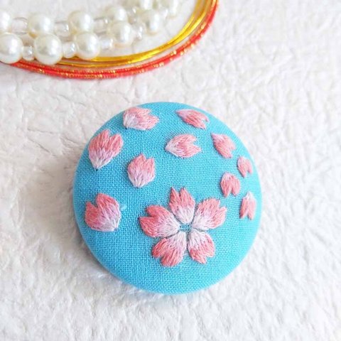 刺繍ブローチ◆さくら◆くるみボタン