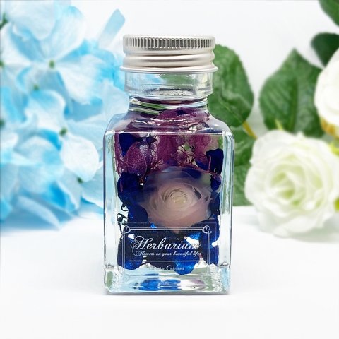 白薔薇 パープル×ブルー ハーバリウム ミニサイズ スクエアボトル～本物の薔薇１輪 ギフト 結婚祝い