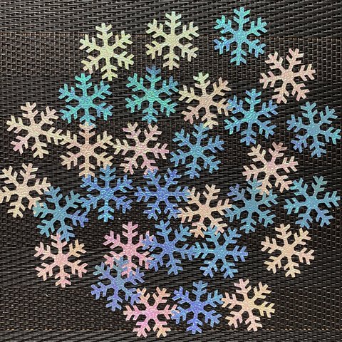 クラフトパンチ　雪の結晶　オーロラ　アルバム素材　保育園　幼稚園