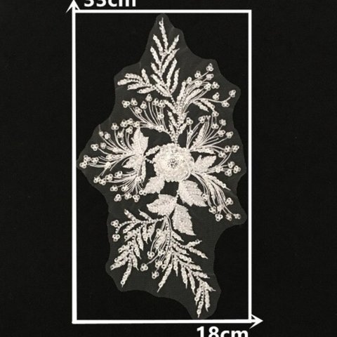ビーズフラワー刺繍モチーフ　ホワイト　33cm*18cm