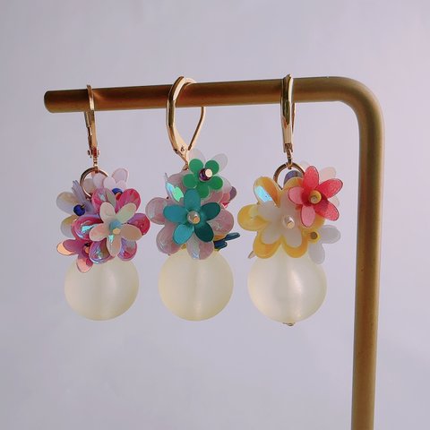 🌼花🌼イヤリング/ピアス　スパンコール小花