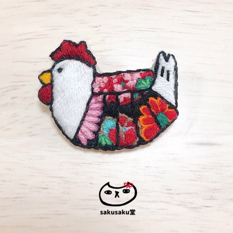 鶏の刺繍ブローチ