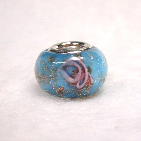 大穴◆チャームビーズ◆【２個】 約10×14mm 約5mm穴 花模様 水色 06-1432