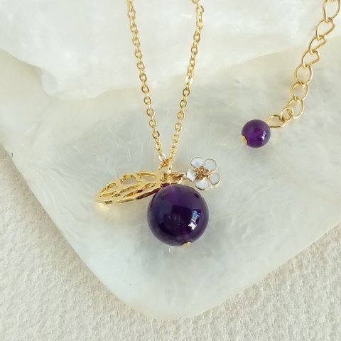 【天然石アメジスト】ブルーベリーのネックレス　Nｰ６５２８　フルーツ　果物　紫　花