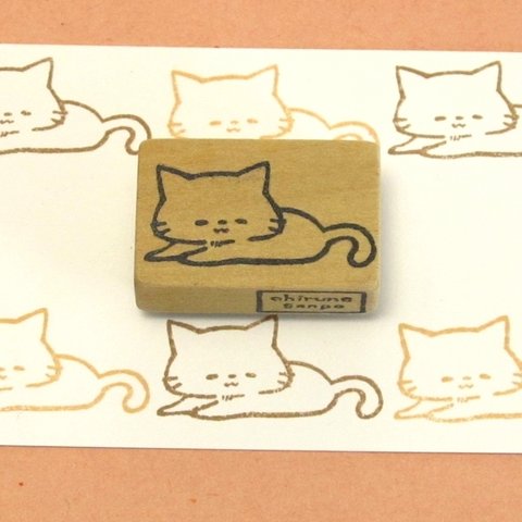 寝そべるねこ・ゴム版はんこ