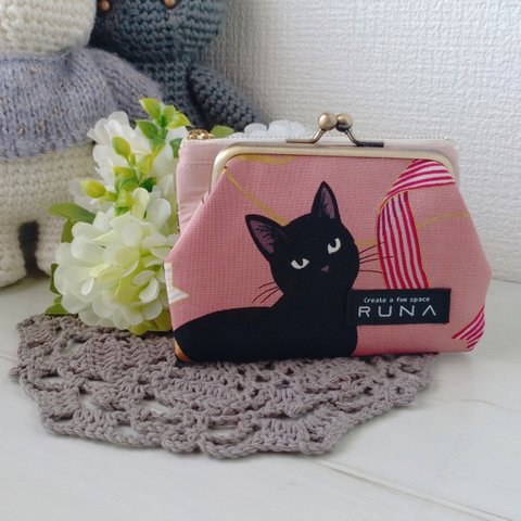 《pink-Ａ》黒猫とリボンのがま口２つ折り財布