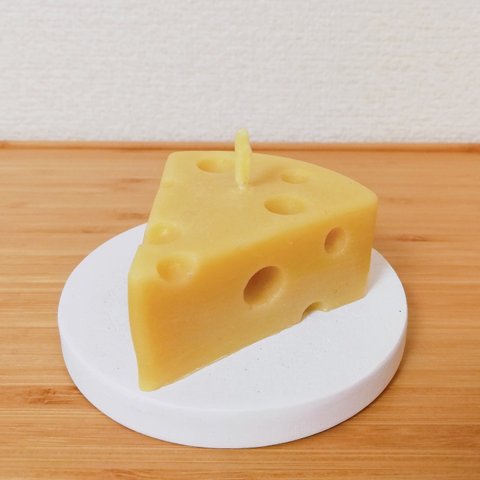 Beeswax Cheese Candle