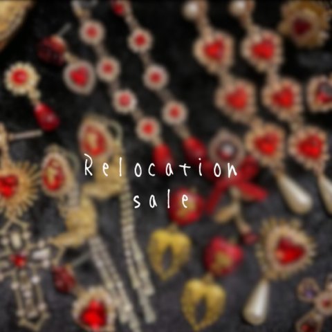  relocation sale box ✴︎ 