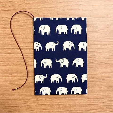  《 四六判》ブックカバー  ハンドメイド  ゾウ ネイビー