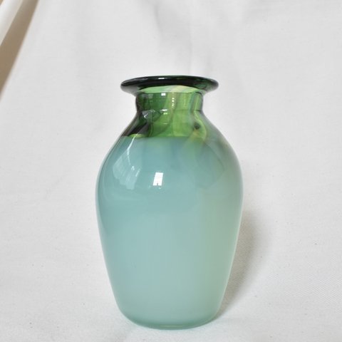 グリーン×エメラルドの花瓶