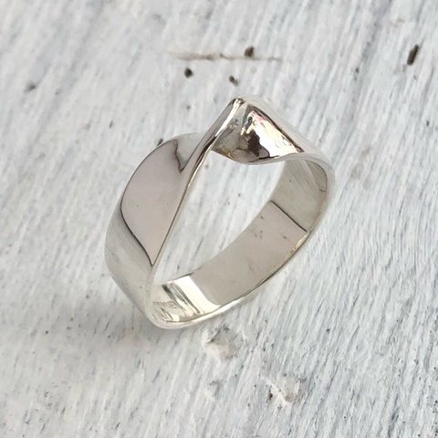 ”メビウスの輪のリング“silver925 src1616