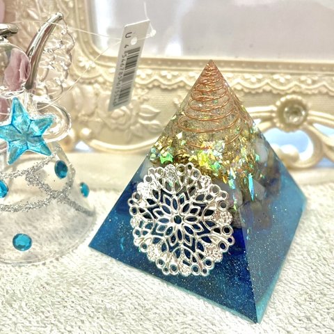 ▼ Blue lace lapis - ピラミッド型オルゴナイト