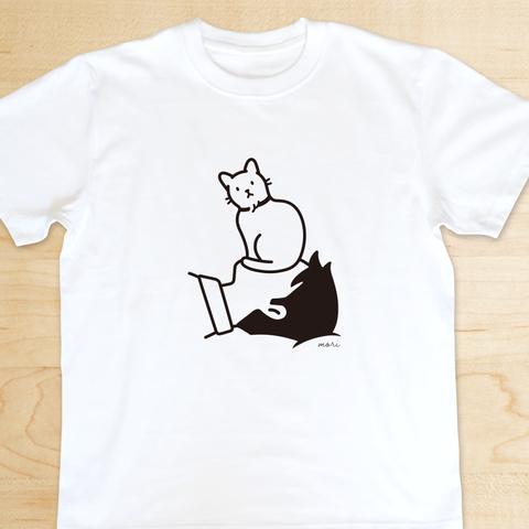 猫のTシャツ