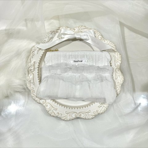 ホワイトフリルポーチ　white frill pouch