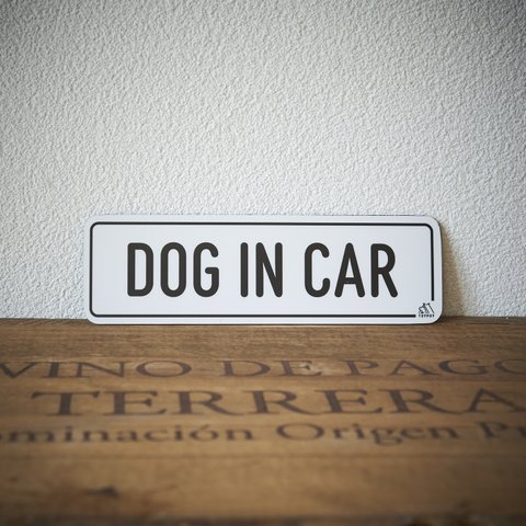 【白】DOG IN CAR マグネットステッカー