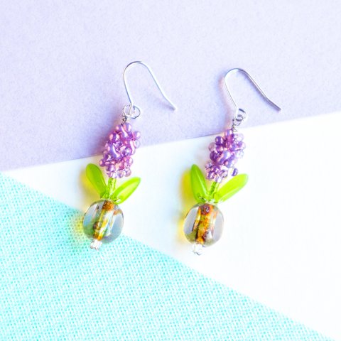 〝春をそだてる〟紫のヒヤシンスの耳飾り  (ピアス/イヤリング)