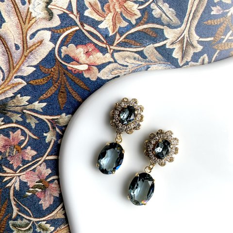 Victorian blue pierce / earring