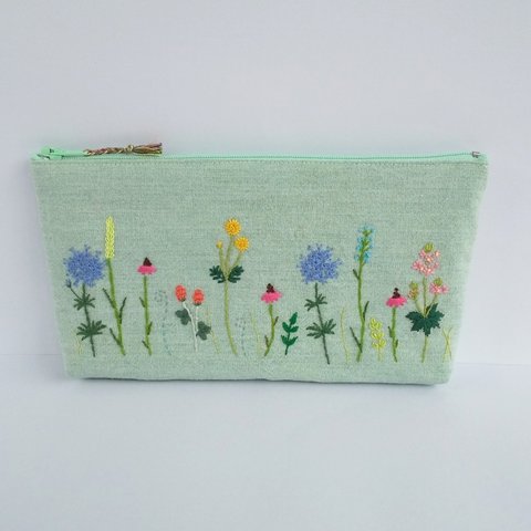 可愛い花の刺繍のペンケース