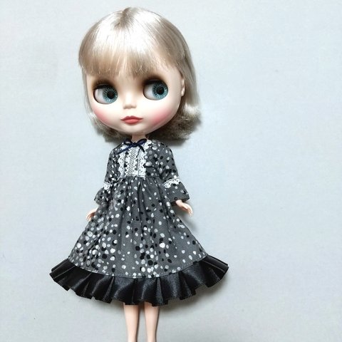 シャイニードット柄コットンのクラシカルワンピース　ブライス　リカちゃん　アウトフィット