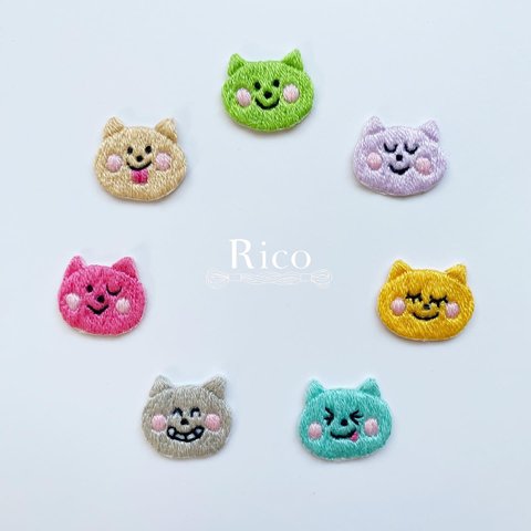 カラフル猫ちゃんの手刺繍アイロンワッペン