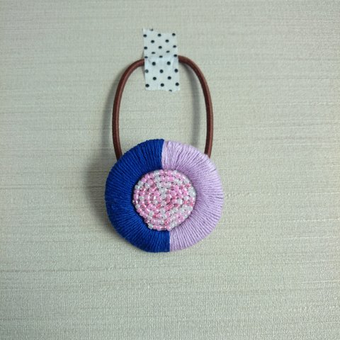 ビーズと刺繍のヘアゴム  ラベンダー