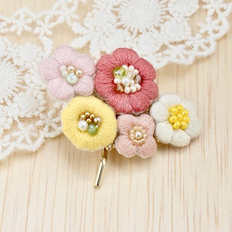 お花5つの刺繍のポニーフック