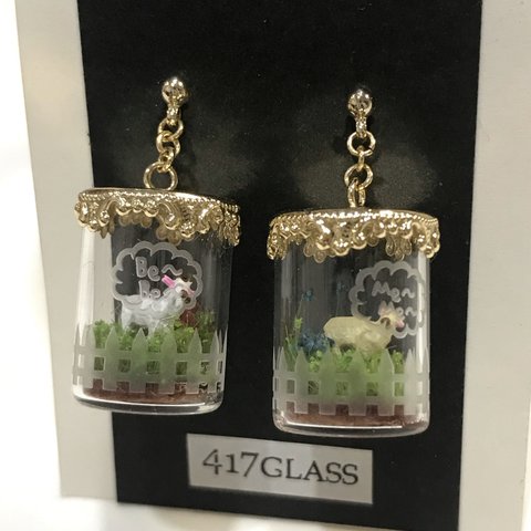 ジオラマピアス  ゴールド　　ヒツジ＆ヤギ