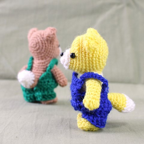 小さなキツネのあみぐるみ編み図 / Tiny Fox with overall amigurumi pattern 