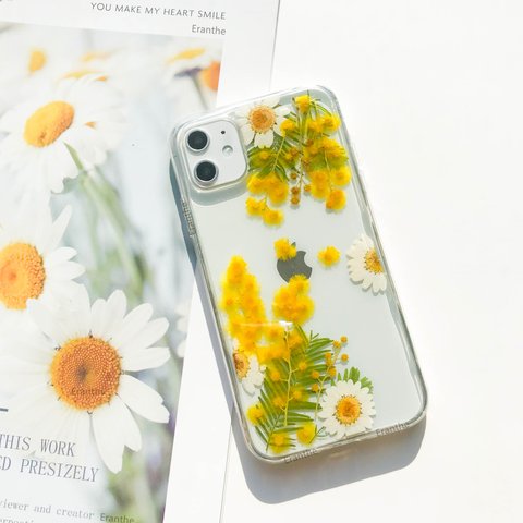 『 ミモザ＆カモミール』フレッシュな香りが漂う 押し花 スマホケース 全機種対応 iPhone 15 14 13 12 11 Xperia Galaxy AQUOS