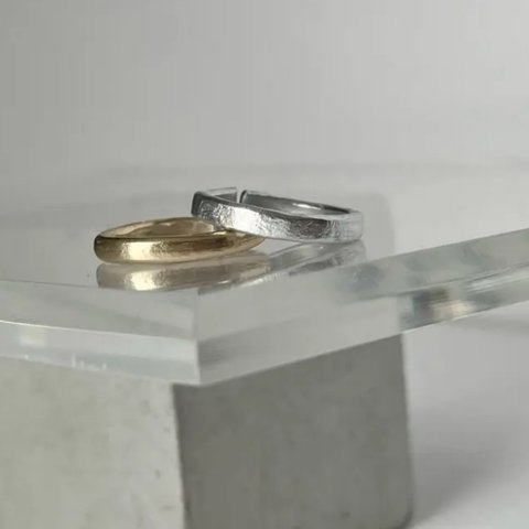 - two colors ring -  / リング / 指輪 / ピンキーリング / アレルギー対応 / シルバーリング / ゴールドリング / フリーサイズ / ペアリング / ペア / 錆びない