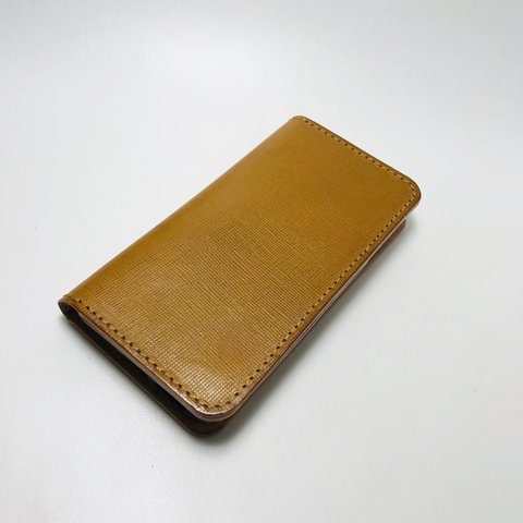 キャメル角シボヌメ革の手帳型スマホケース【iPhoneSE2用】窓カードポケット一体型