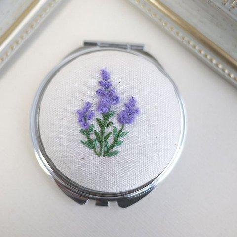 ふわふわ ラベンダー刺繍のコンパクトミラー（A）