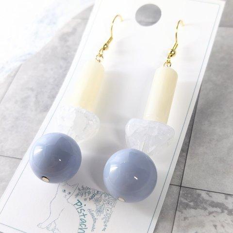 455【1点限定販売】個性派デザイン✨くすみブルーとクラッシュビーズの爽やか大ぶりデザイン【イヤリング・ピアス】