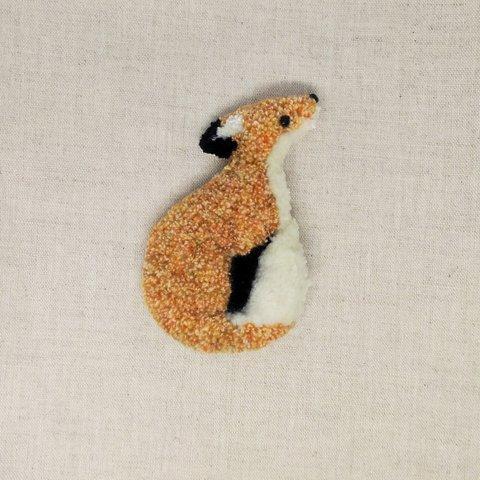 キツネの刺繍ブローチ【受注製作】