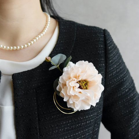 【コサージュ・ブローチ】アンティーク・ヴィンテージなピンクベージュの花
