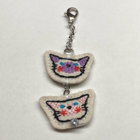 シャム猫刺繍チャーム2連③