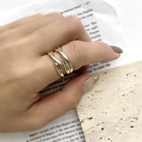(1-324)design ring 1個　ゴールドカラー