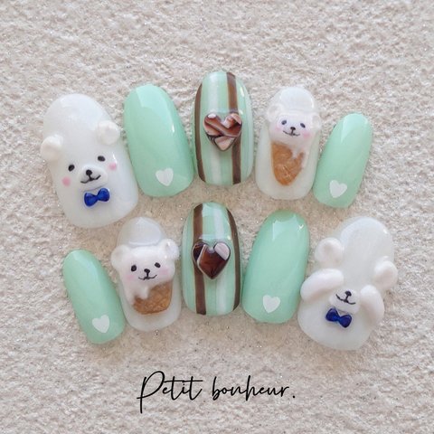 チョコミントとミルクソフトの白くまちゃん🐻nail