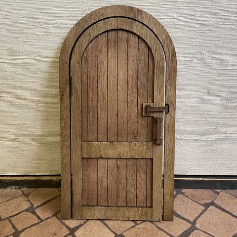 ドールハウス　ミニチュア　アンティーク　扉　(四角枠付き)ドア　可動式　ハンドメイド　木製