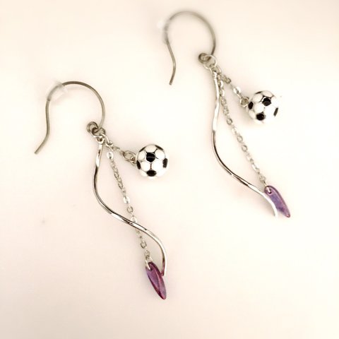 サッカーボールピアス✴︎