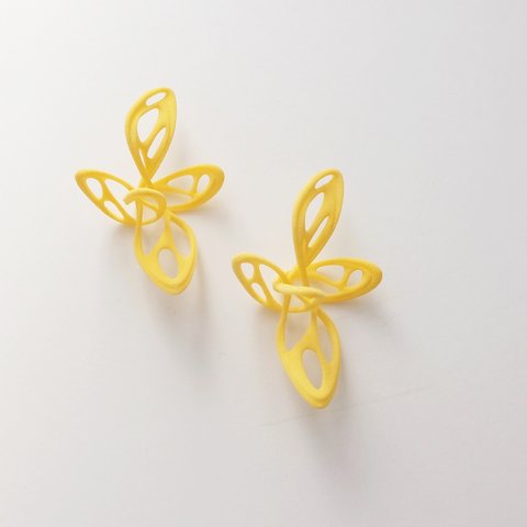 Dancing Butterfly Earring LemonYellow ダンシングバタフライ　ピアス　レモンイエロー