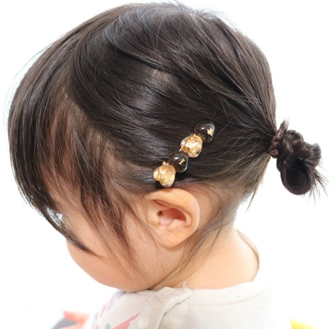 チョコレートと金箔のレジンヘアクリップ　バレンタイン　ヘアゴム　レジン　出産祝い　ギフト　お揃い　親子　キッズ　百日祝い　ベビー　ママ　親子でお揃い　イニシャル入れ　