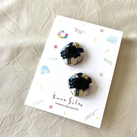 ビーズ刺繍ピアス　シック